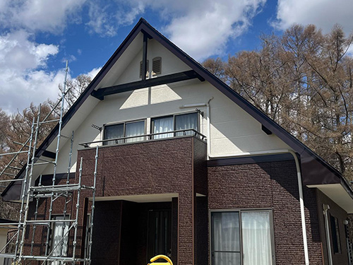 茅野市湖東で外壁塗装、急勾配屋根の塗装