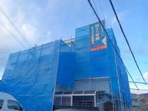 屋根の遮熱塗料はどこまで効く？夏の暑さ対策と長持ちのポイント